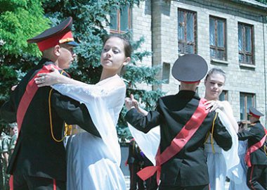 Новый Регион: В приднестровской кадетской школе МВД состоялся очередной выпуск