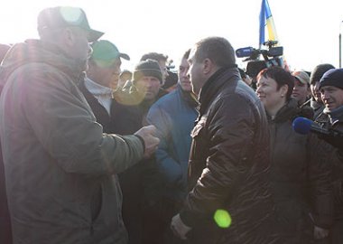 Новый Регион: Жители молдавских сел, митинговавшие у миротворческого поста №9, подрались между собой (ФОТО)