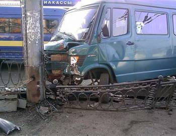 Новый Регион: В Приднестровье из-за гололедицы перевернулся автобус: 1 человек погиб, 16 госпитализировано