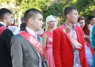 Новый Регион: Тираспольские выпускники прощаются со школой (ФОТО)