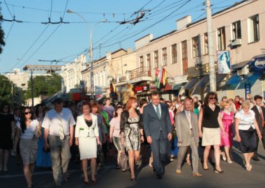 Новый Регион: Тираспольские выпускники прощаются со школой (ФОТО)