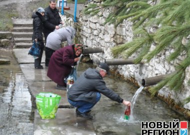 Новый Регион: Крещенские купания в Приднестровье проходят под дождём ( ДОБАВЛЕНО ФОТО)