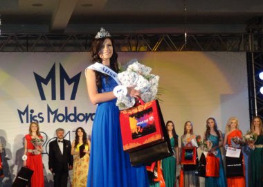 Новый Регион: Представительница  Приднестровья завоевала корону ''Мисс Молдова-2013''