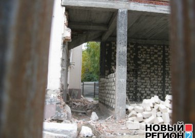 Новый Регион: Жители многоэтажек в центре Тирасполя недовольны стройкой под окнами (ФОТО)