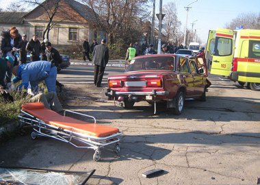 Новый Регион: В Бендерах 'КамАЗ' смял легковушку (ФОТО)